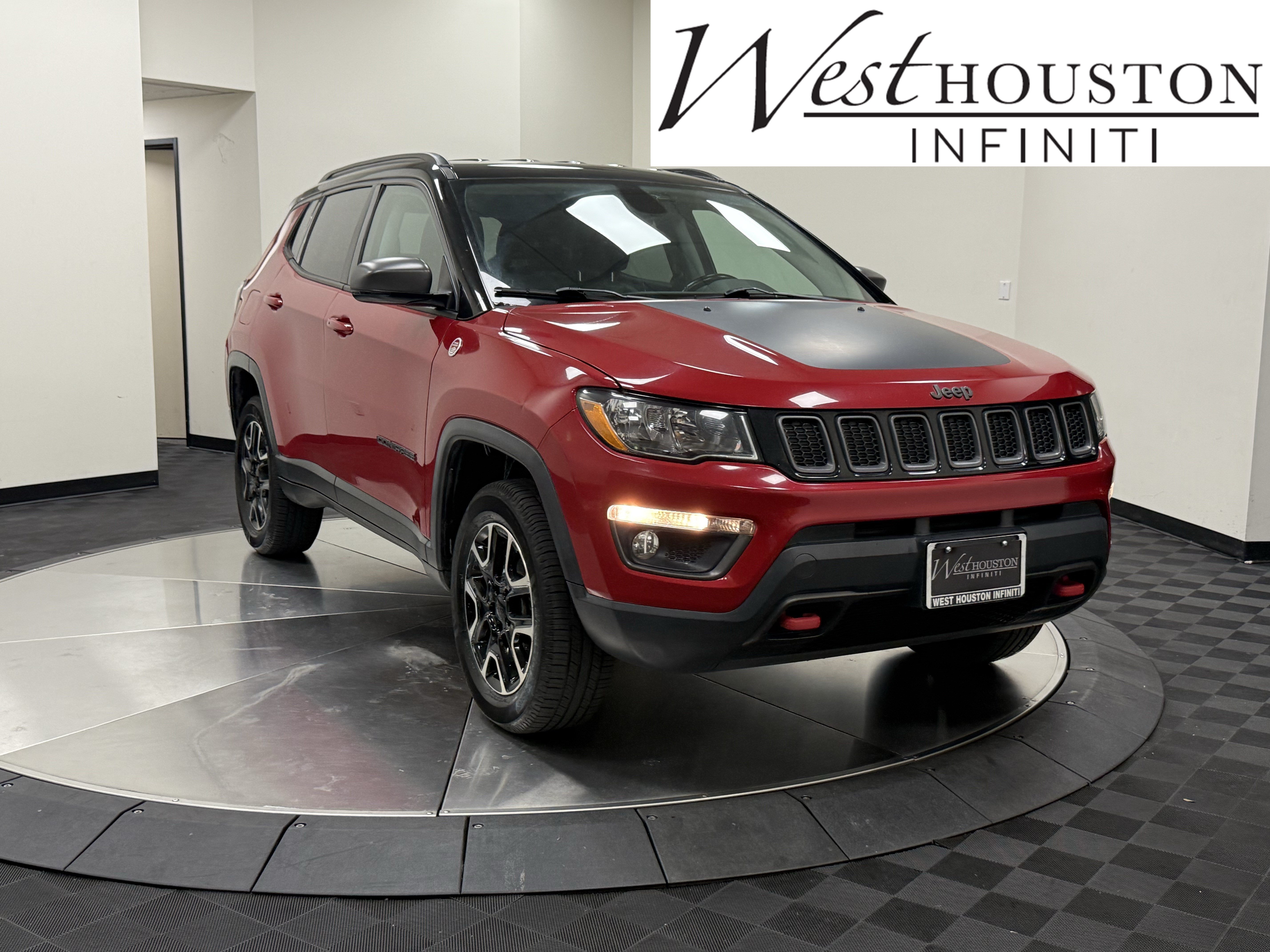 Used 2019 Jeep Compass Trailhawk AWD/4WD image 1