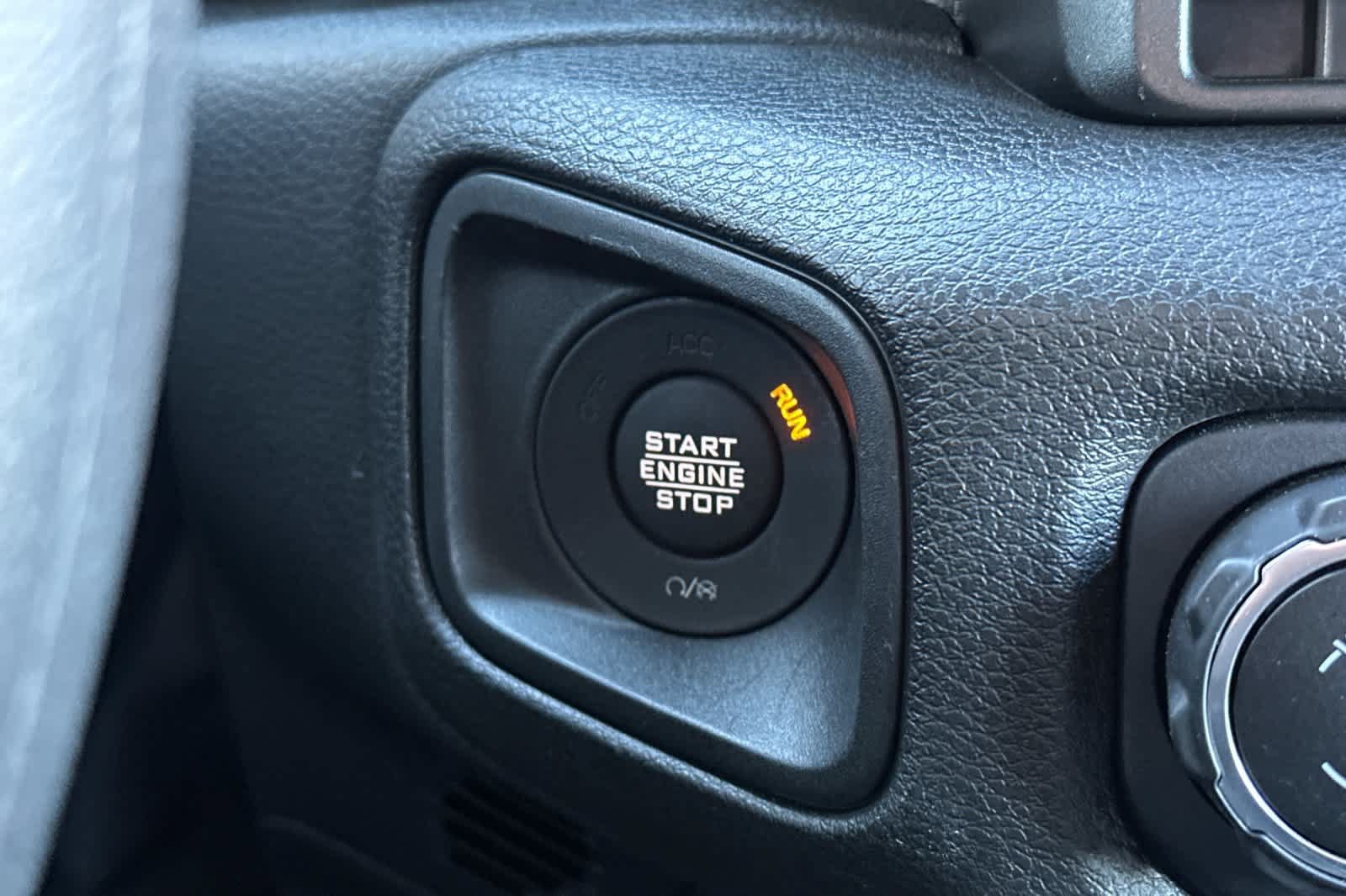 Used 2025 Jeep Wrangler Sport AWD/4WD image 24