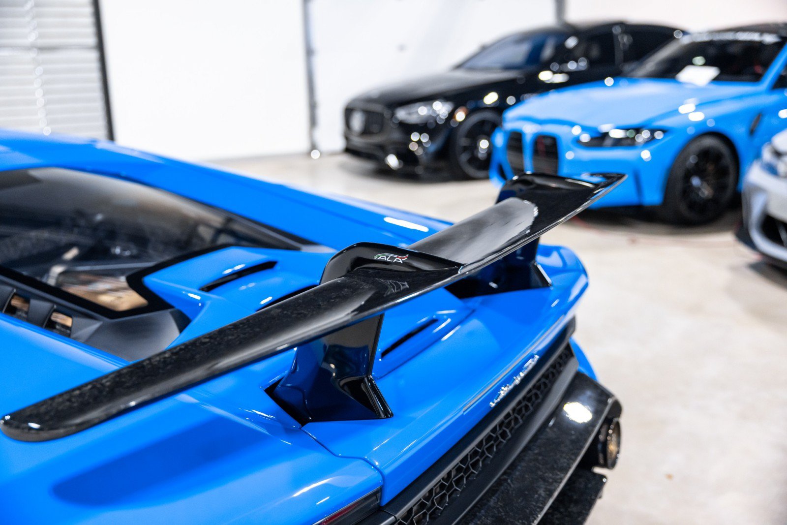 Used 2018 Lamborghini Huracan Performante AWD/4WD image 17