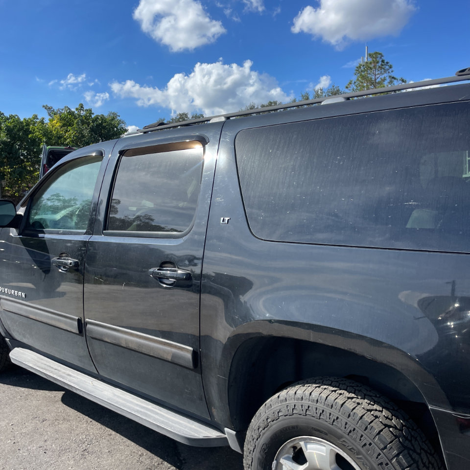 Used 2010 Chevrolet Suburban LT image 8