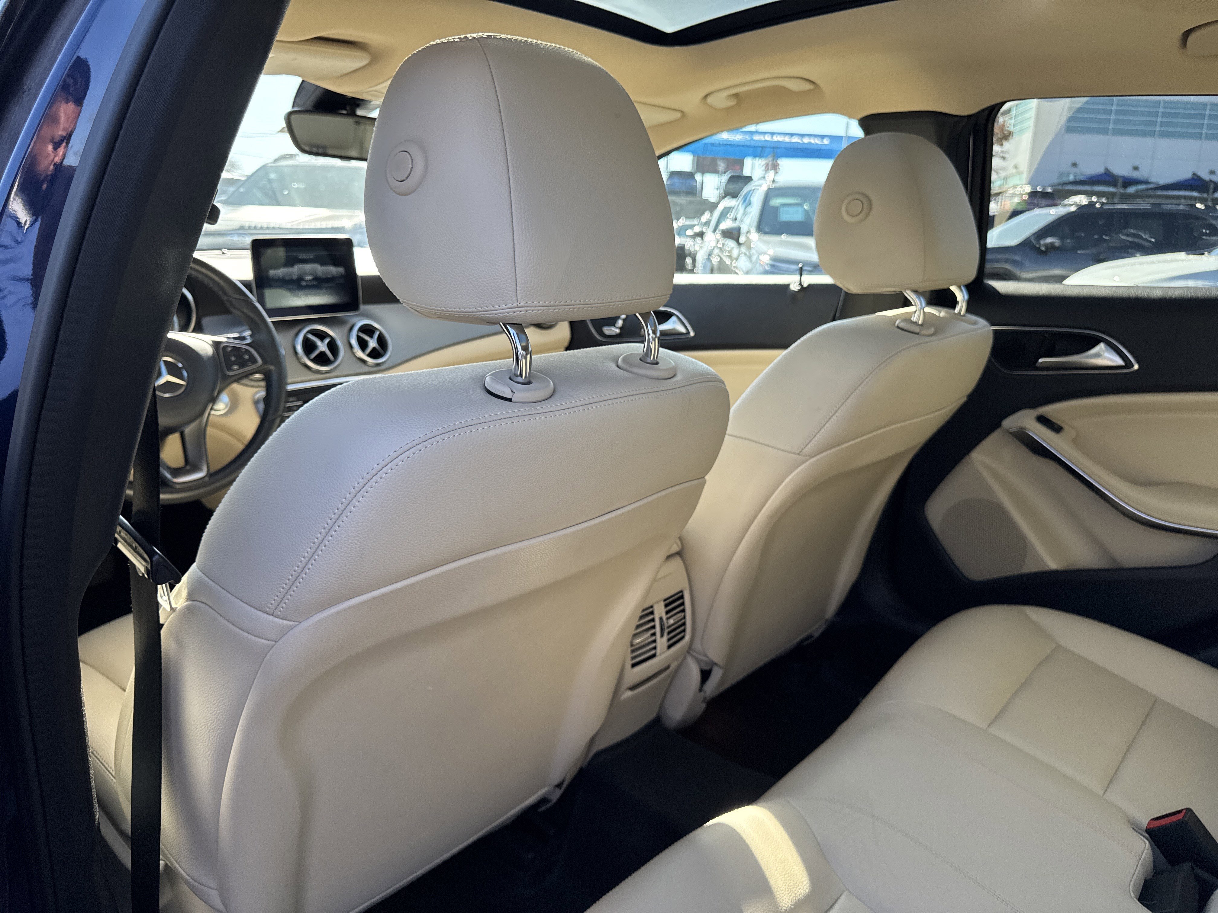 Used 2018 Mercedes-Benz GLA 250 image 28