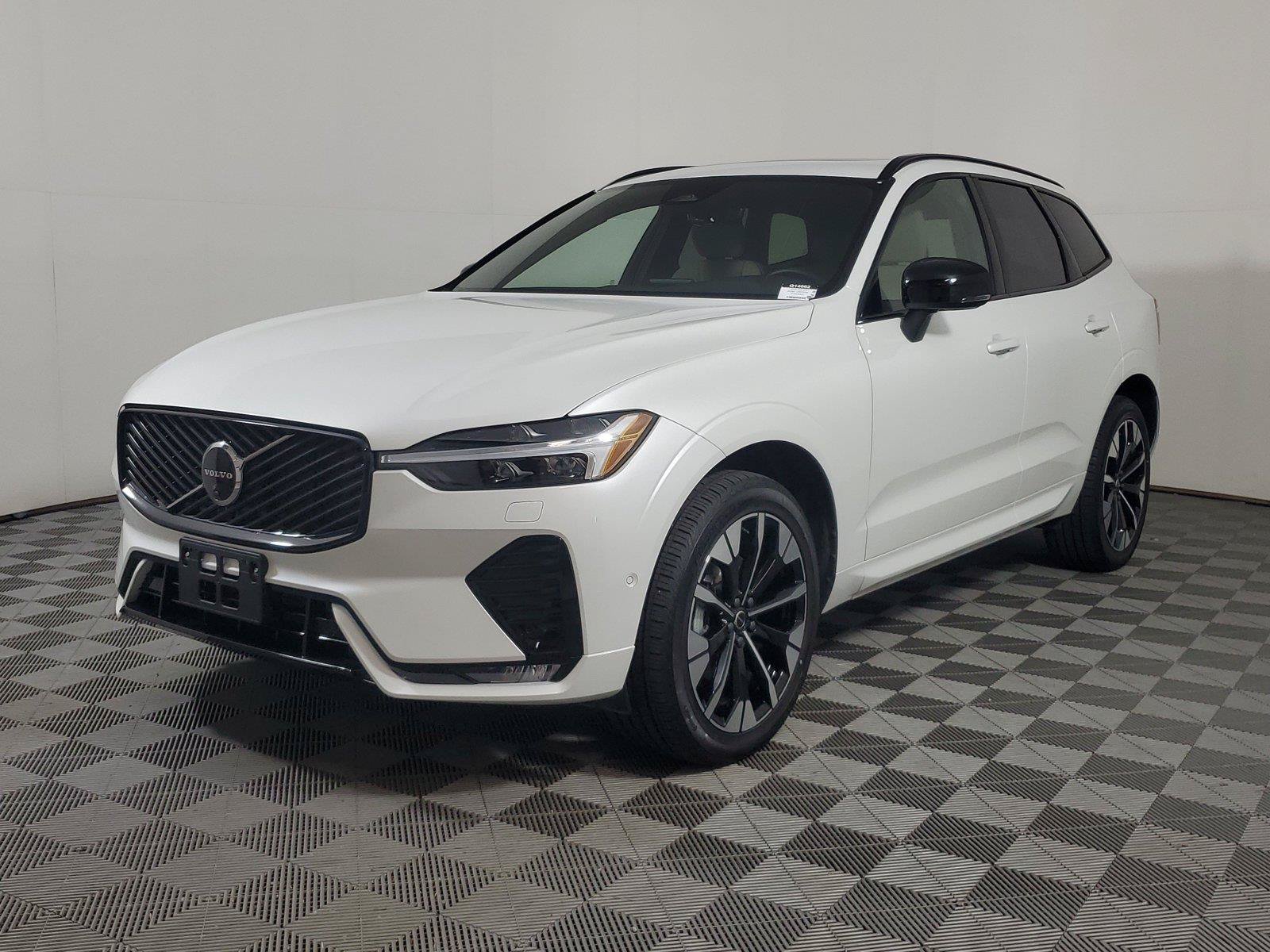 Used 2026 Volvo XC60 B5 Plus AWD/4WD image 3