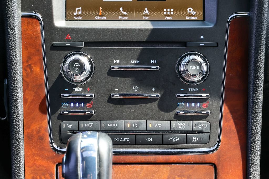 Used 2017 Lincoln Navigator Select image 10