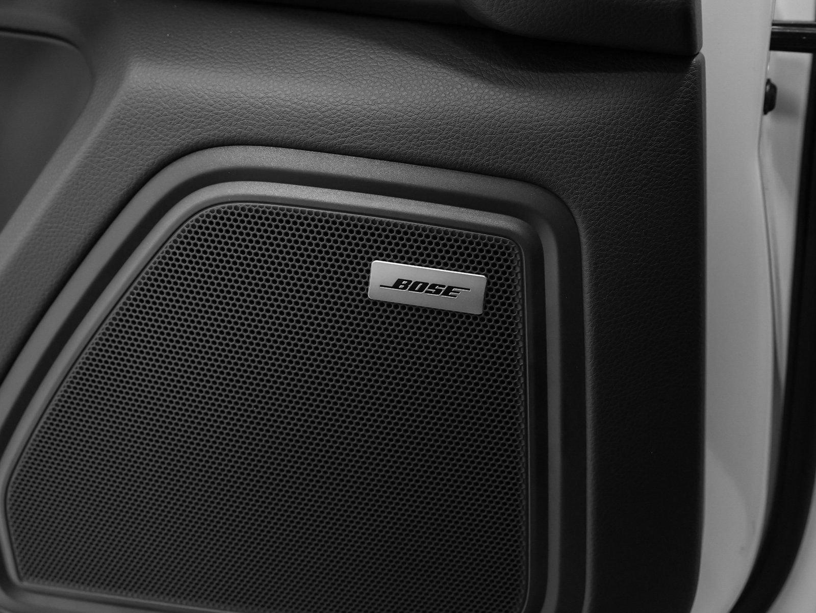 New 2026 Porsche Macan image 41