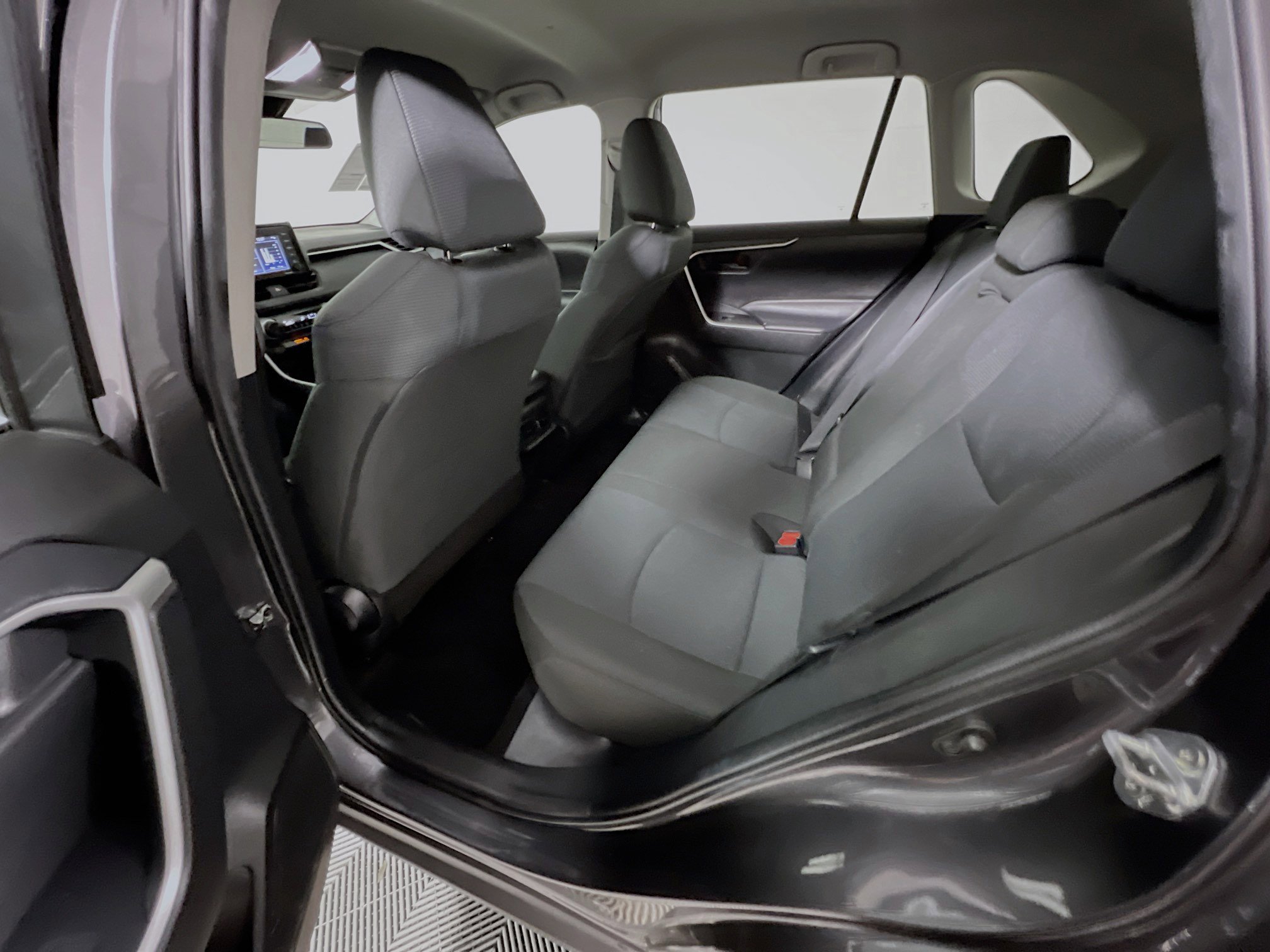 Used 2022 Toyota RAV4 LE FWD image 29