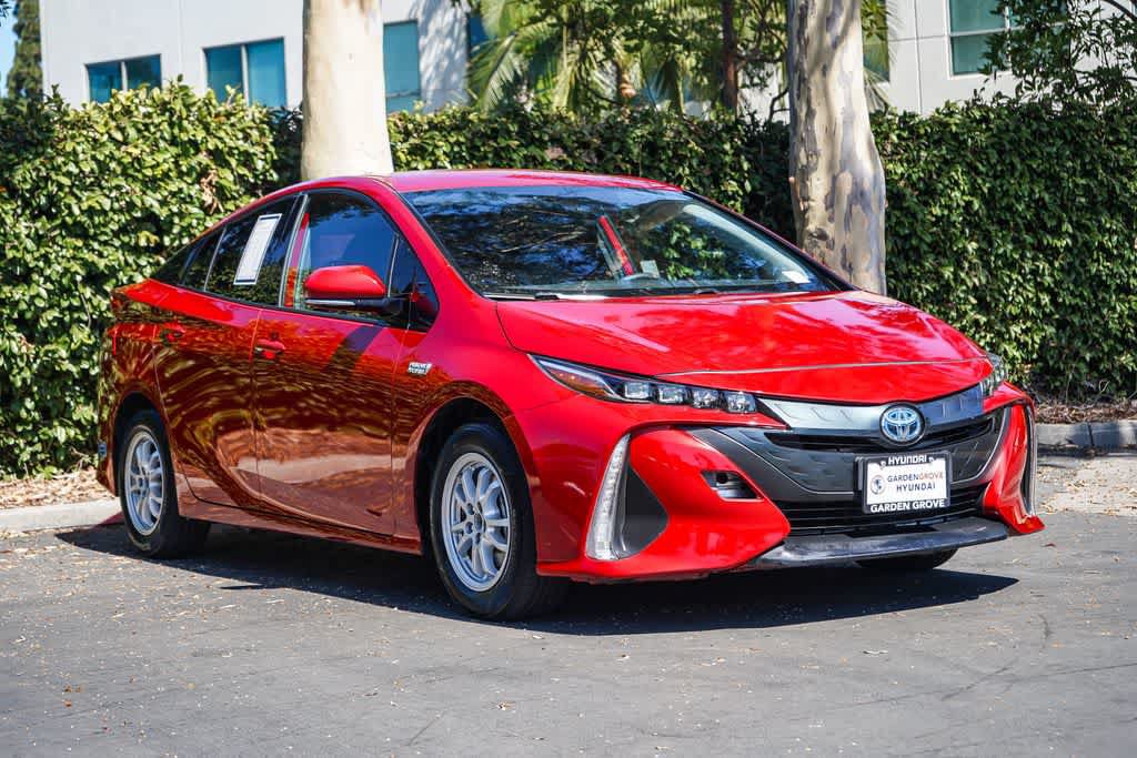Used 2020 Toyota Prius Prime XLE FWD image 3