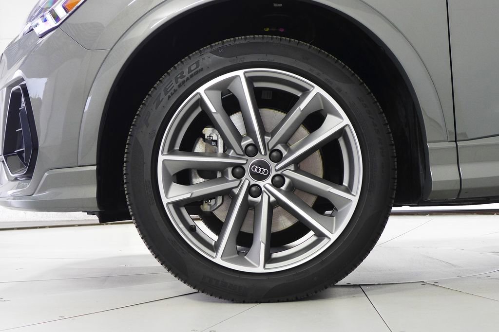 Used 2025 Audi Q3 2.0T Premium w/ Convenience Package AWD/4WD image 5