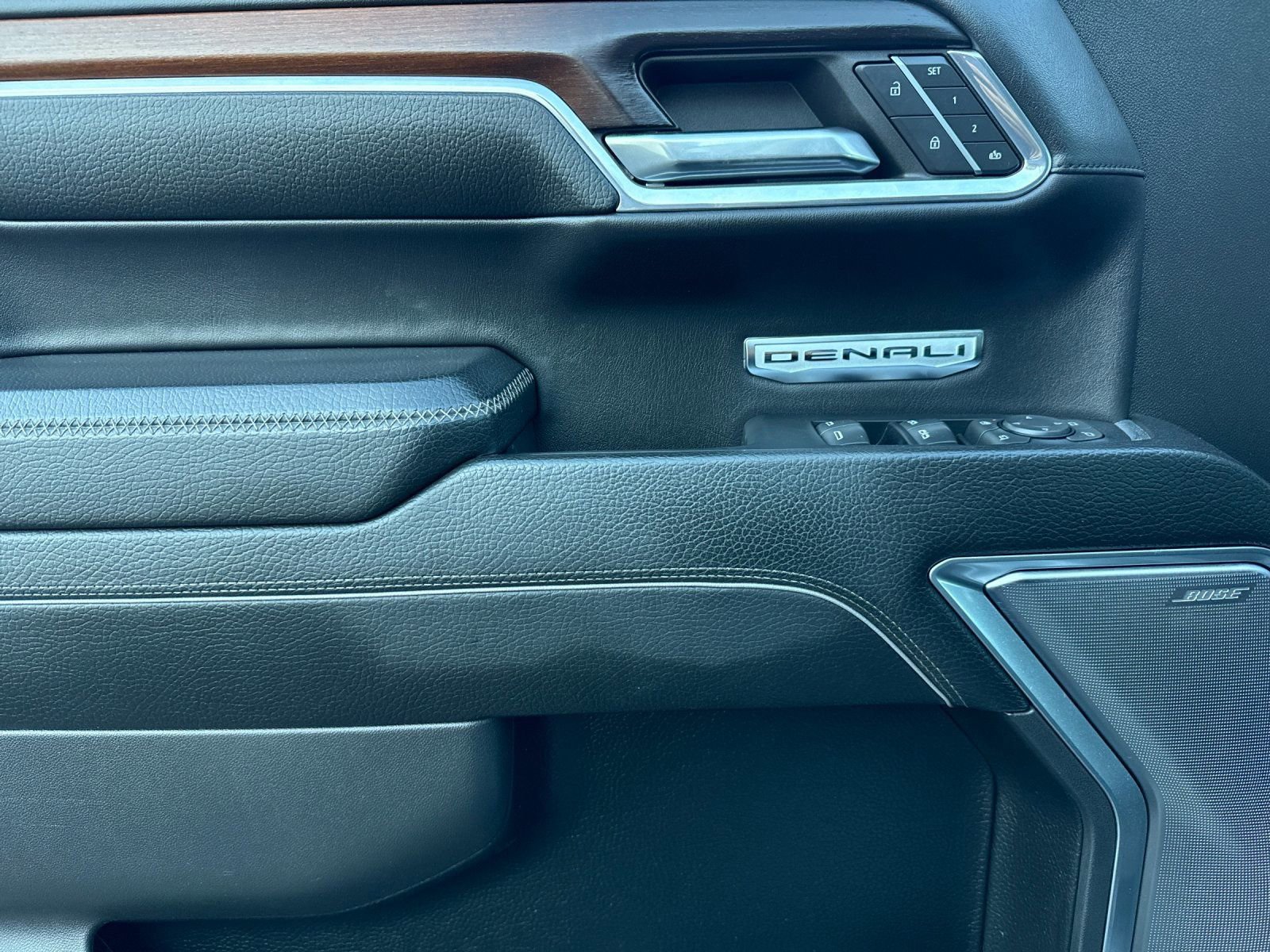 Used 2024 GMC Sierra 1500 Denali image 10
