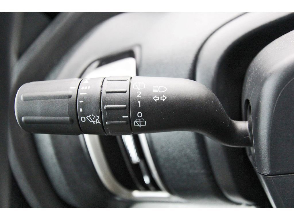 Used 2025 Ford Expedition Active RWD image 17