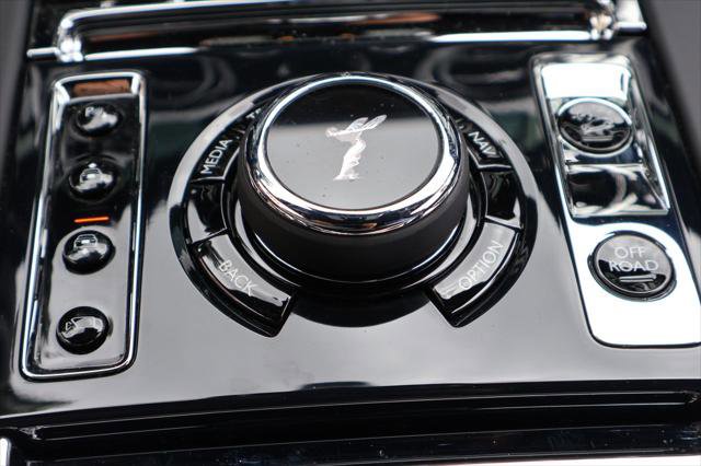 Certified 2026 Rolls-Royce Cullinan Black Badge AWD/4WD image 32