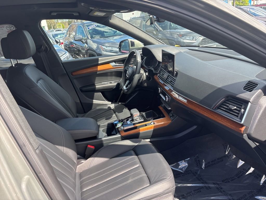 Used 2023 Audi Q5 2.0T Premium w/ Convenience Package AWD/4WD image 10