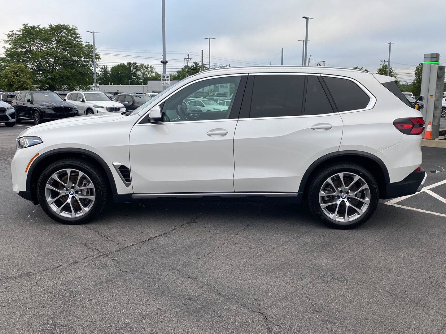 New 2026 BMW X5 xDrive40i w/ Climate Comfort Package AWD/4WD image 12