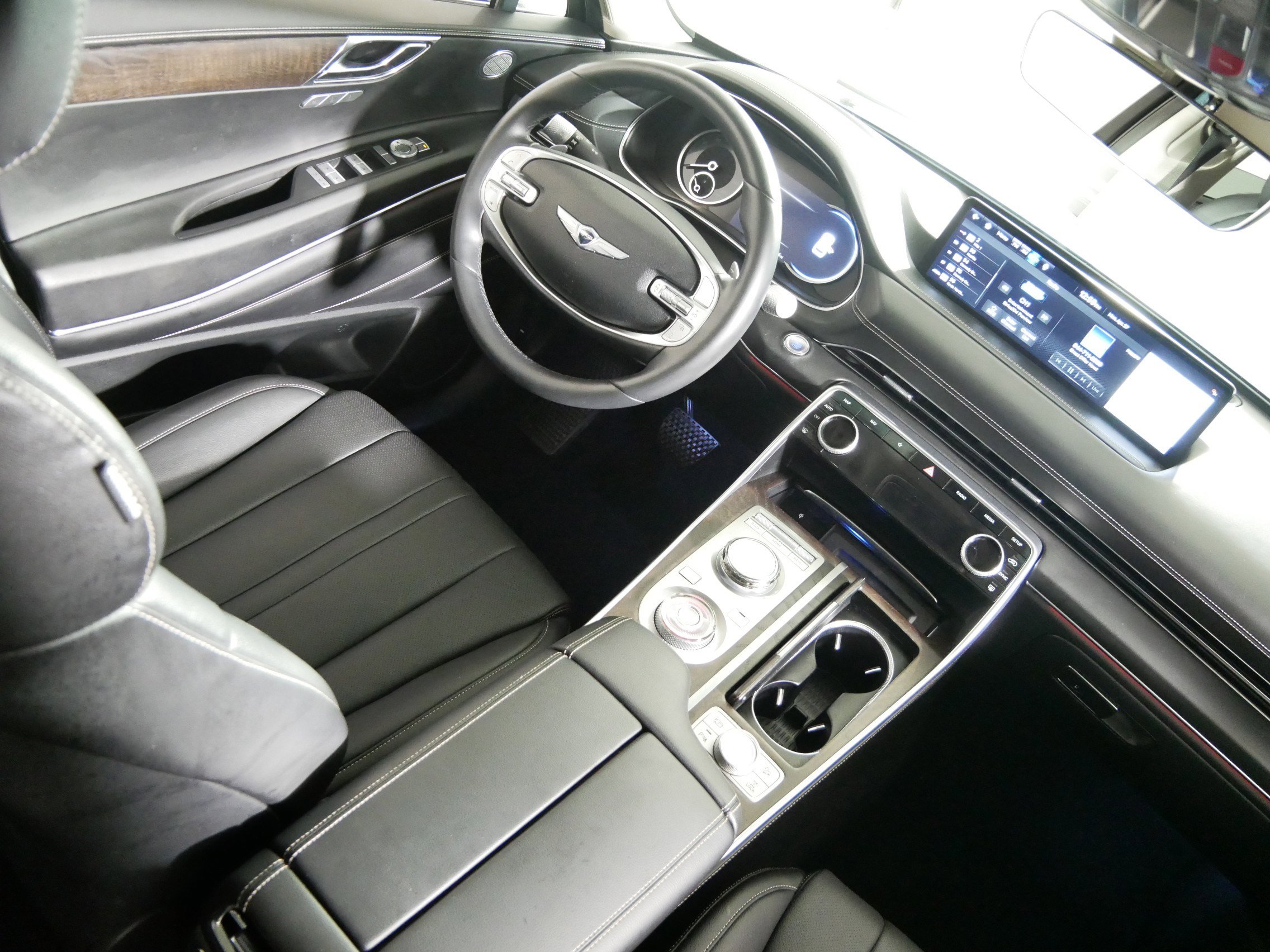 Used 2023 Genesis GV80 3.5T AWD/4WD image 9