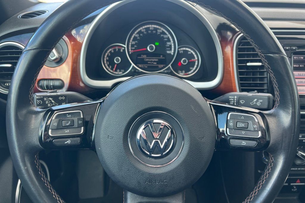Used 2013 Volkswagen Beetle 2.5 image 18