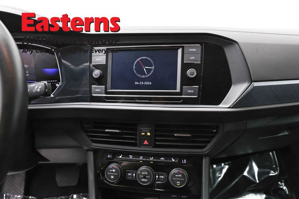 Used 2024 Volkswagen Jetta SE FWD image 12