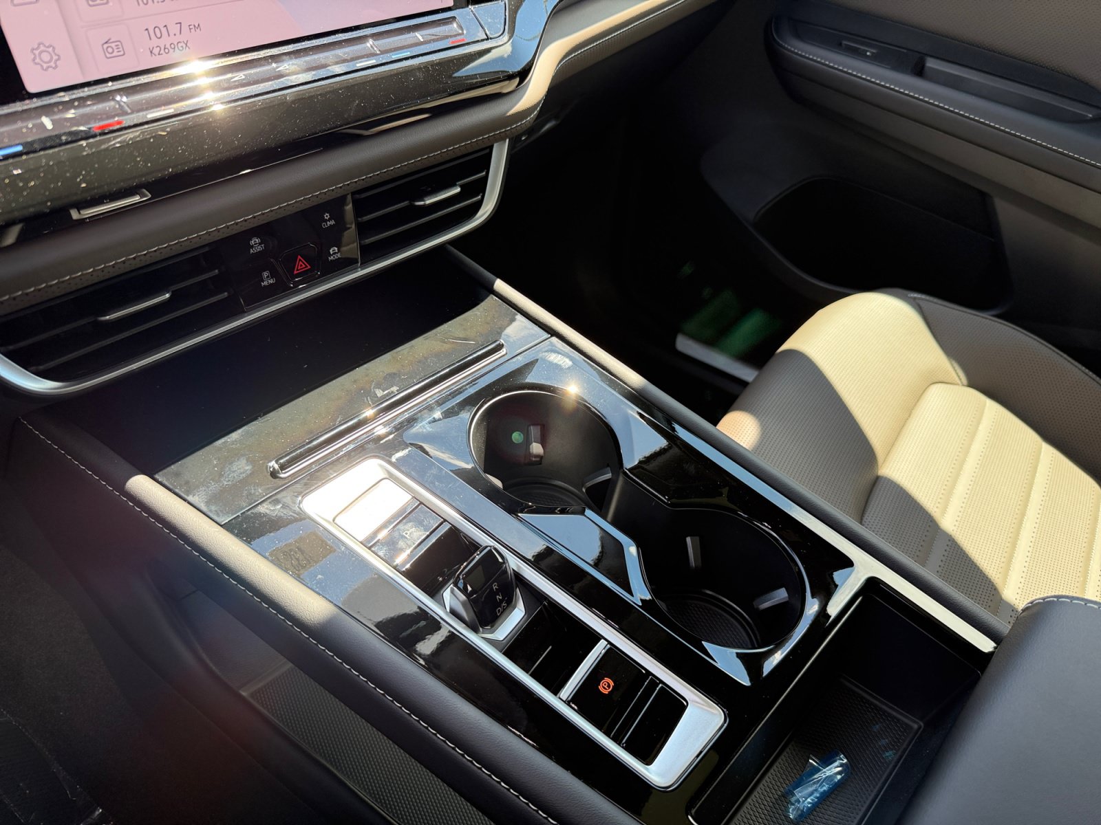 New 2026 Volkswagen Atlas SEL AWD/4WD image 13