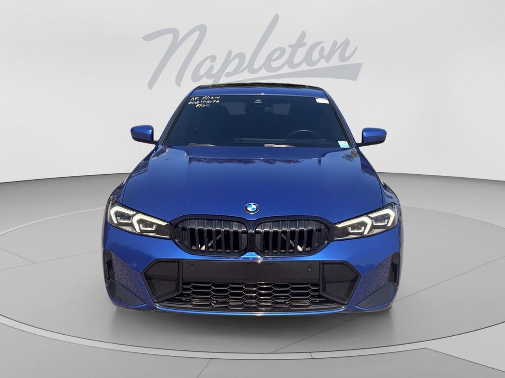 Used 2023 BMW 330i Sedan w/ M Sport Package RWD image 9
