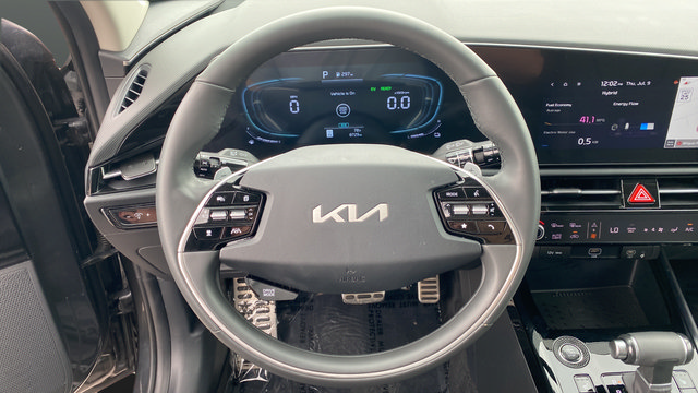 Certified 2025 Kia Niro EX Touring FWD image 16