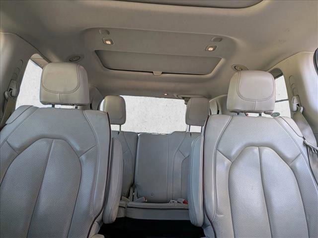 Used 2019 Chrysler Pacifica Limited image 16
