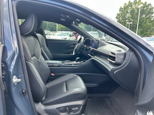 Used 2025 Toyota Crown AWD/4WD image 17