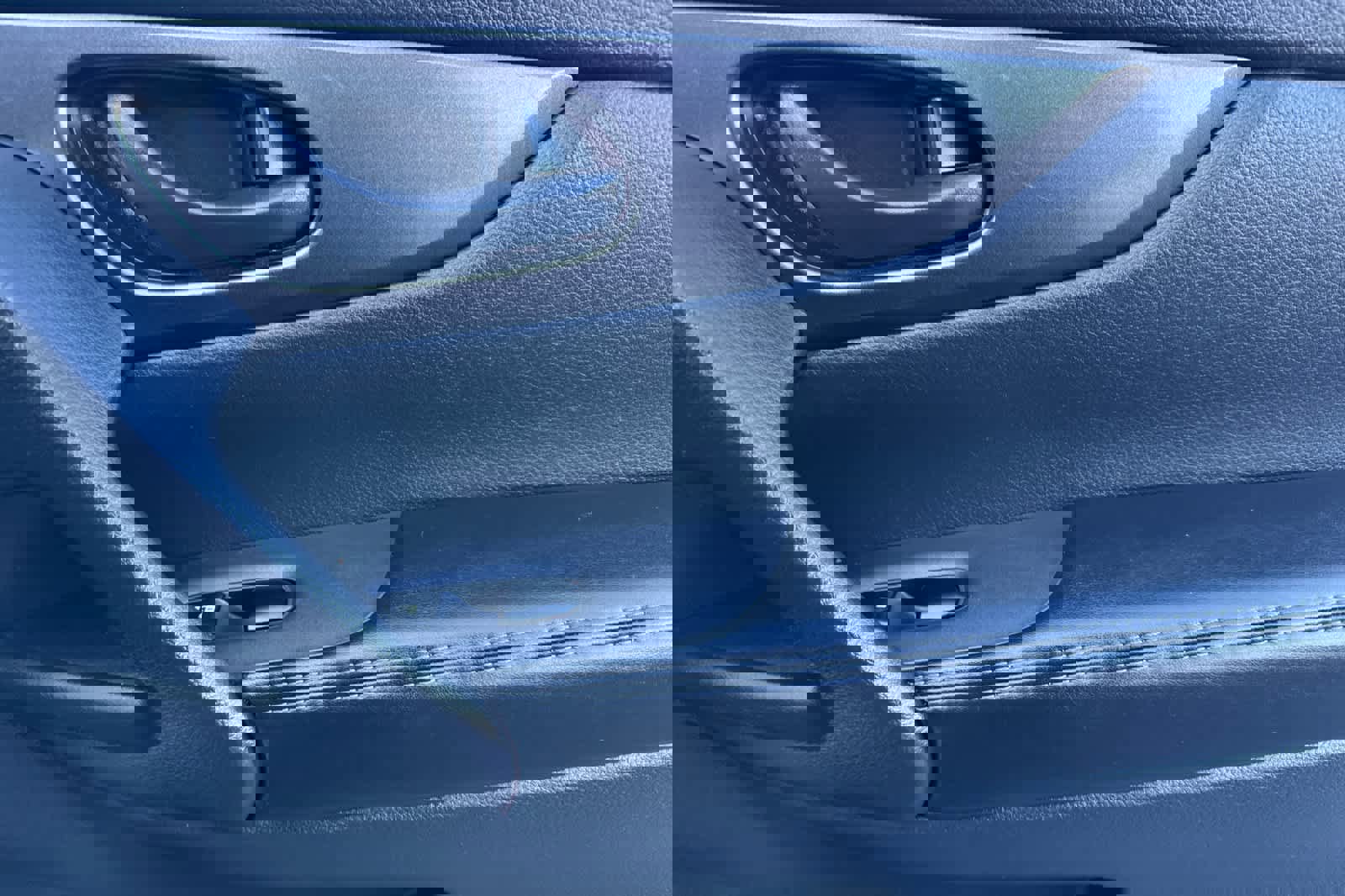 Used 2019 Nissan Rogue Sport S w/ Appearance Package image 19