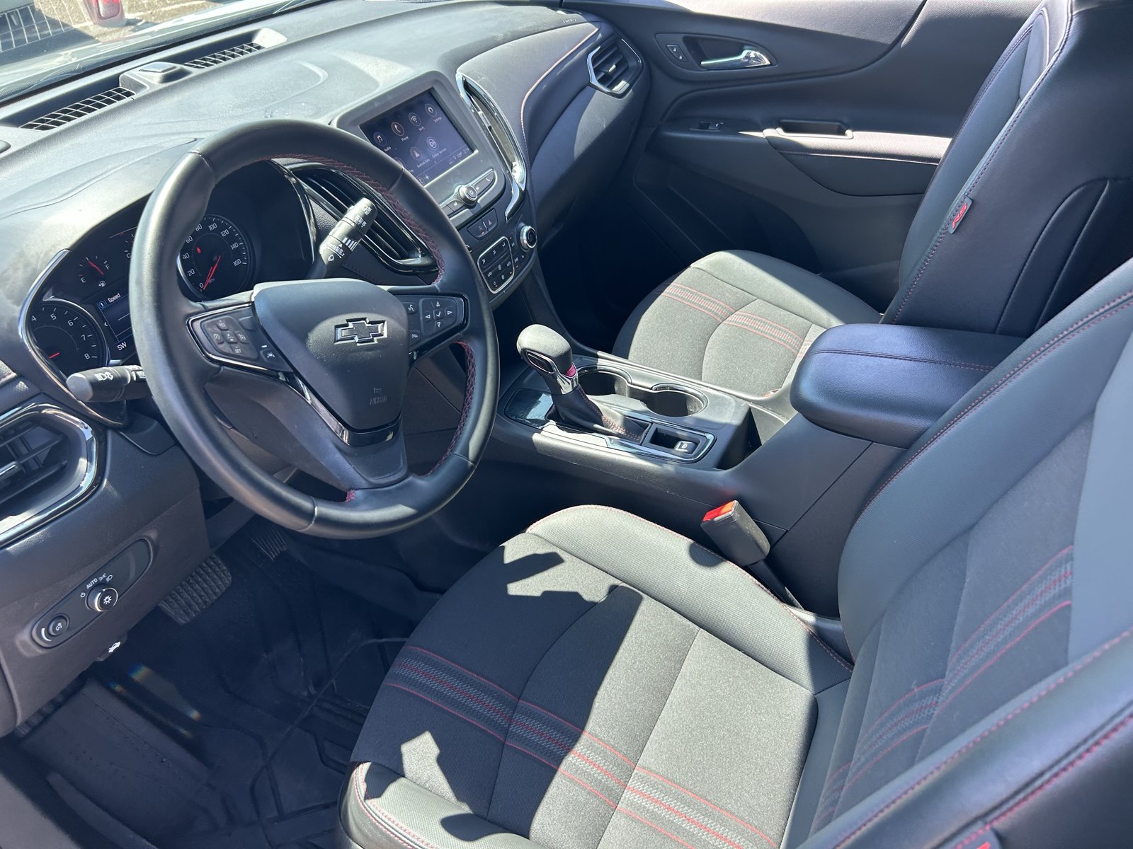 Used 2023 Chevrolet Equinox RS w/ LPO, Floor Liner Package FWD image 9