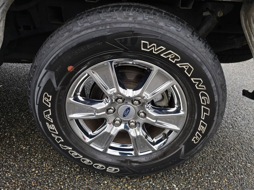 Used 2015 Ford F150 XLT w/ Equipment Group 301A Mid image 10