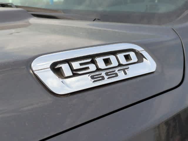 Used 2025 RAM 1500 Laramie AWD/4WD image 13