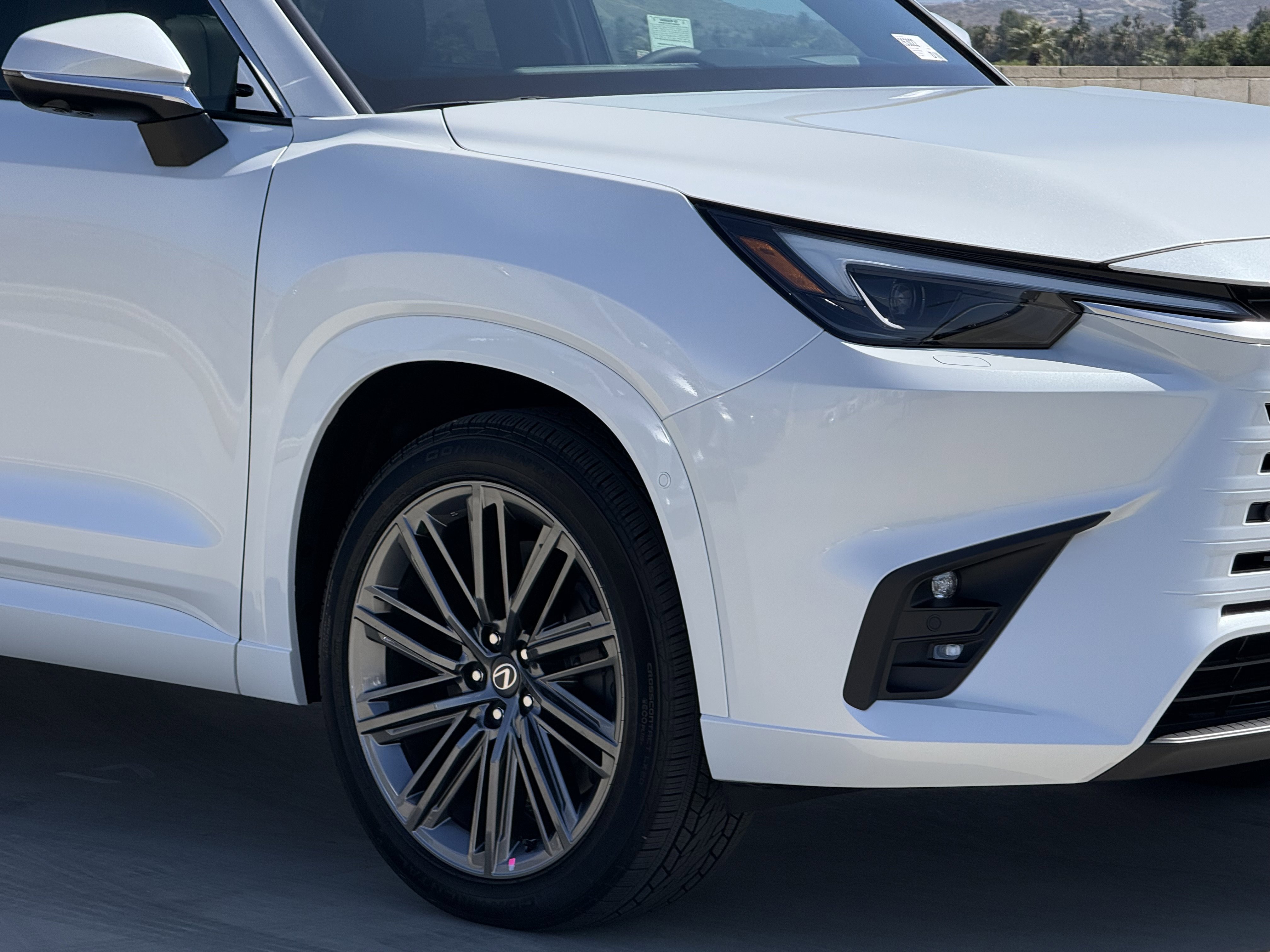 New 2026 Lexus TX 550h AWD Plug-In Hybrid image 4