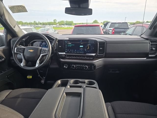 Used 2024 Chevrolet Silverado 1500 LT AWD/4WD image 11