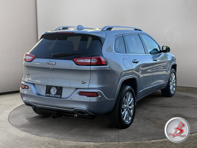Used 2017 Jeep Cherokee Overland w/ Technology Group AWD/4WD image 7
