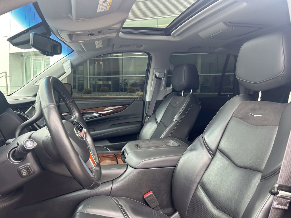 Used 2015 Cadillac Escalade Premium image 8