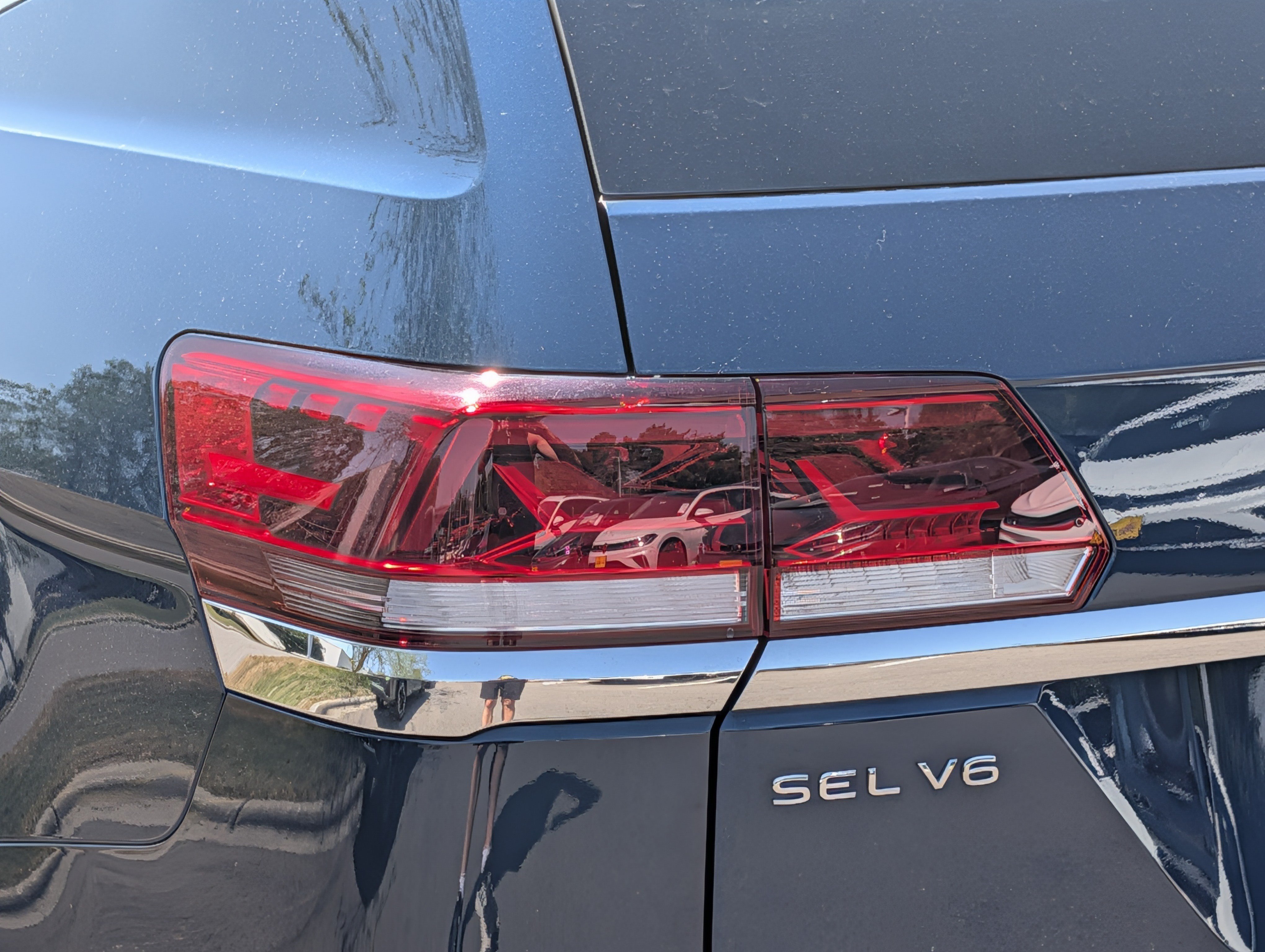 Certified 2023 Volkswagen Atlas SEL Premium AWD/4WD image 17