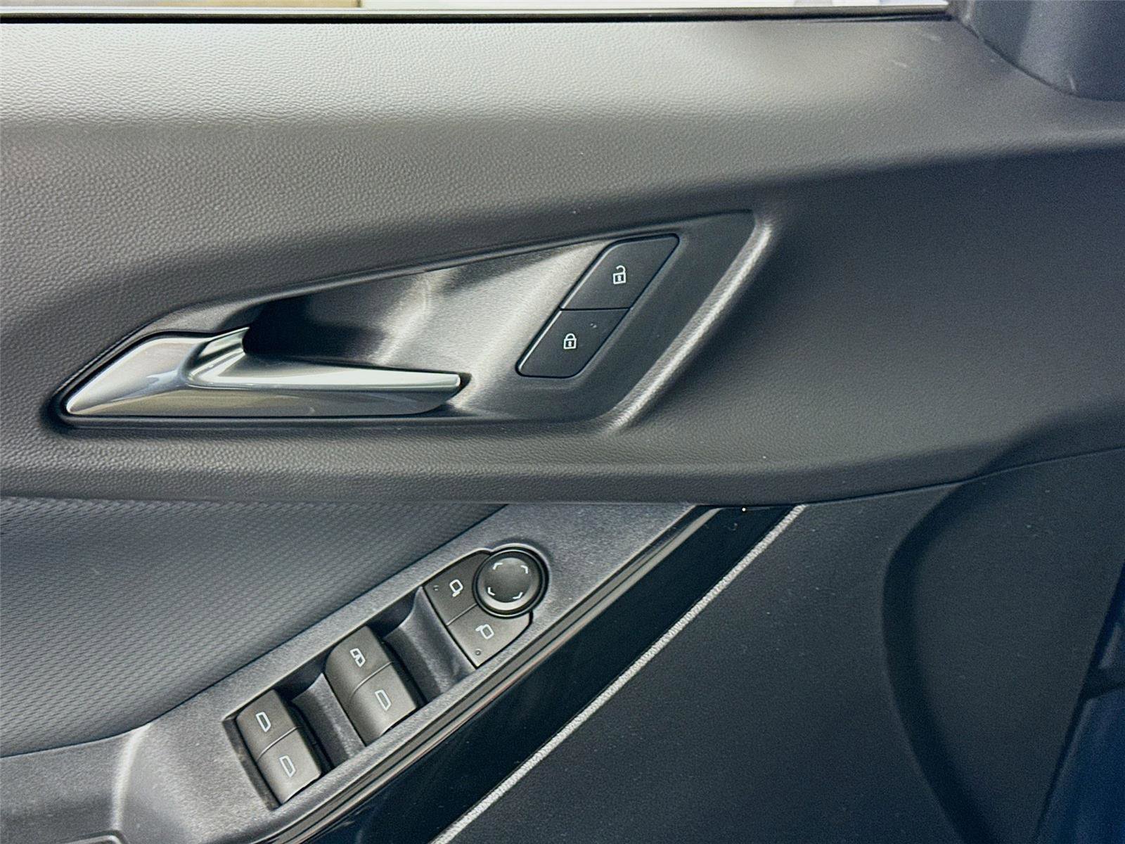 New 2026 Chevrolet Equinox LT w/ Convenience Package II image 13