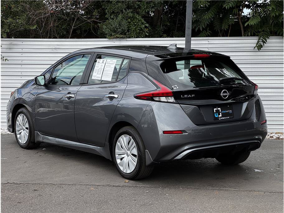 Used 2025 Nissan Leaf S FWD image 3