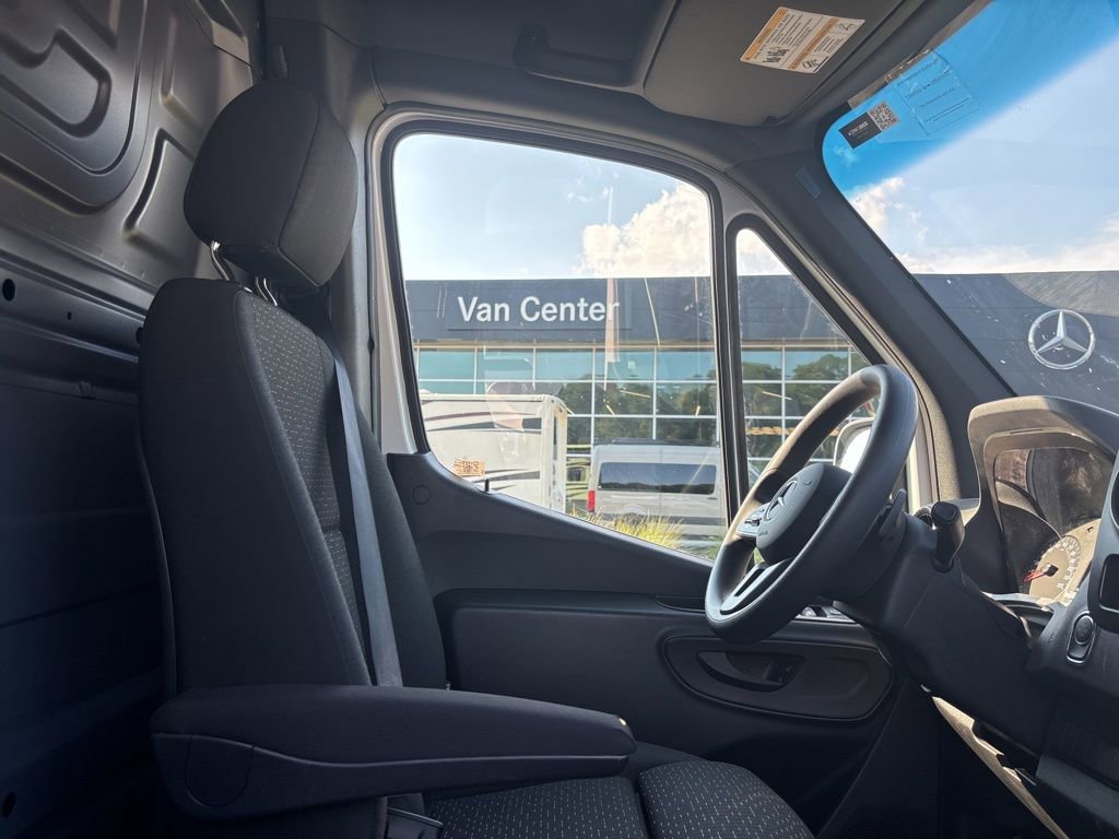 Used 2023 Mercedes-Benz Sprinter 144 Cargo image 34