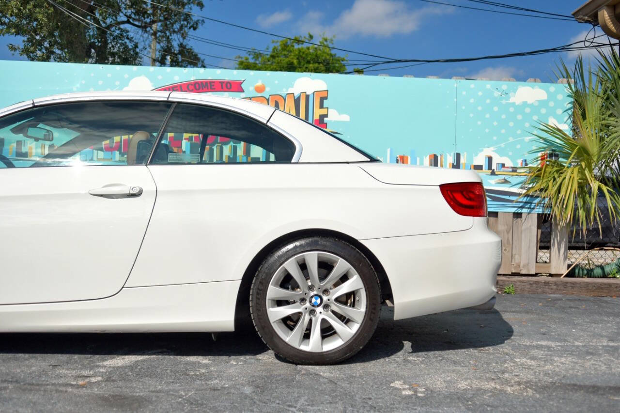 Used 2012 BMW 328i Convertible image 9