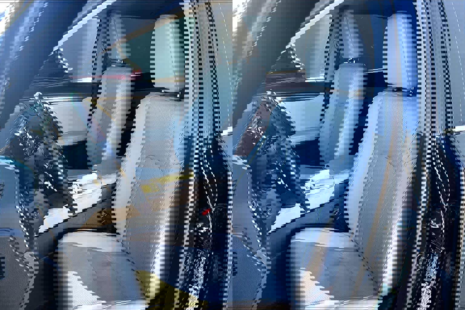 Used 2021 Lexus RX 450h AWD w/ Premium Package image 7