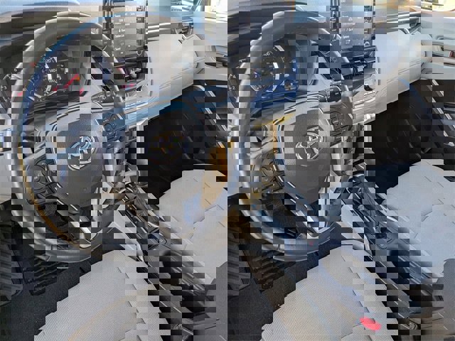 Used 2022 Toyota Corolla Cross LE image 19