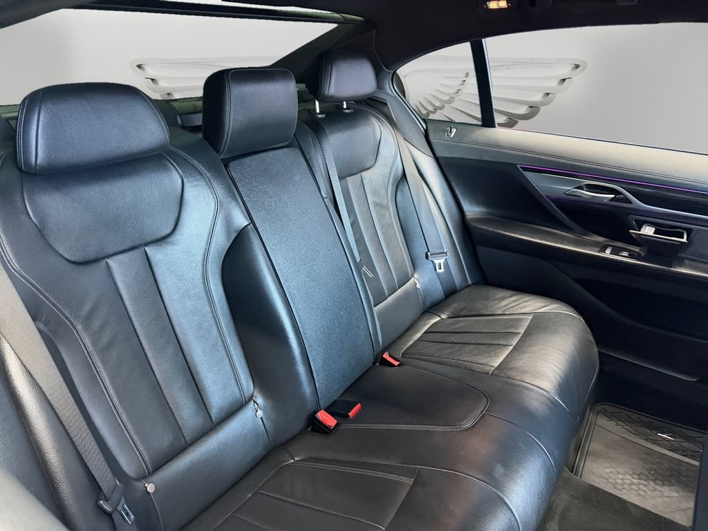 Used 2021 BMW 740i w/ M Sport Package RWD image 29
