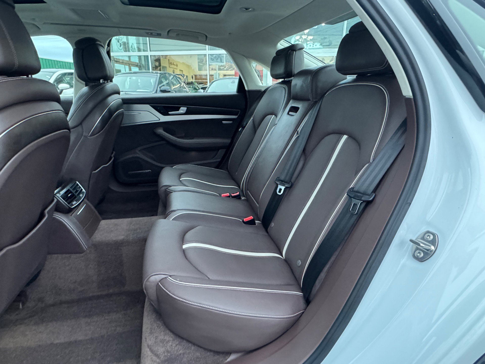 Used 2017 Audi A8 L 4.0T image 7