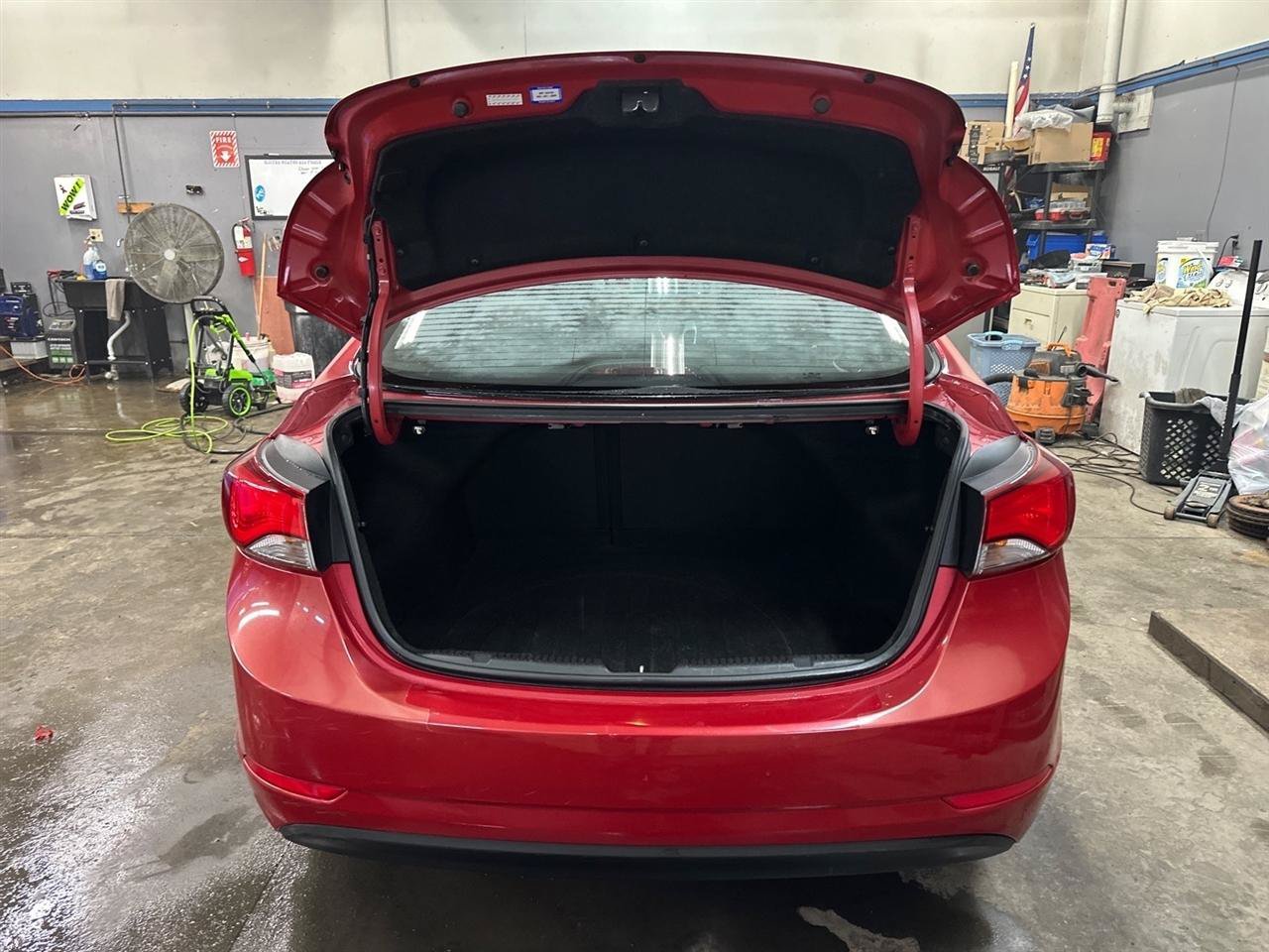 Used 2016 Hyundai Elantra SE FWD image 8