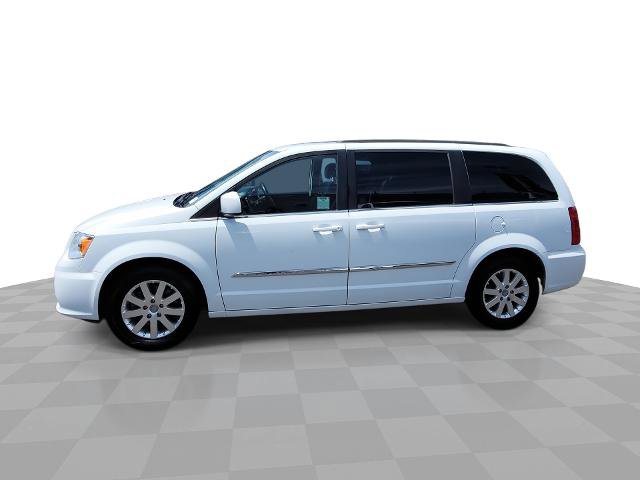 Used 2016 Chrysler Town & Country Touring FWD image 1