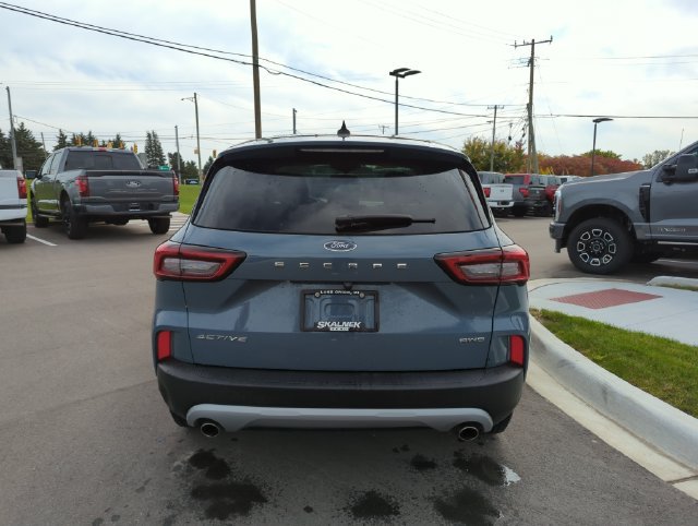 Certified 2024 Ford Escape Active AWD/4WD image 4
