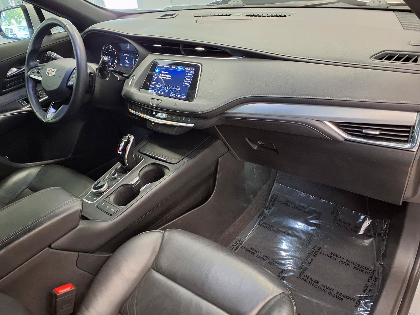 Used 2021 Cadillac XT4 Premium Luxury FWD image 9
