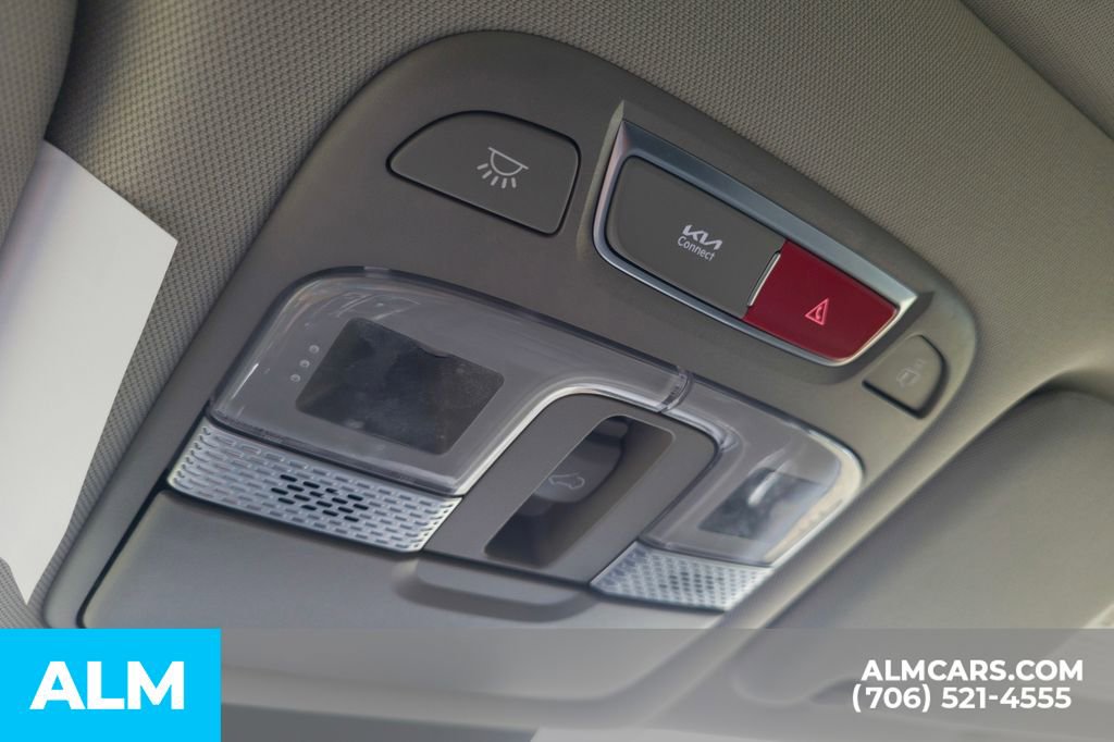 Used 2025 Kia Telluride S image 18