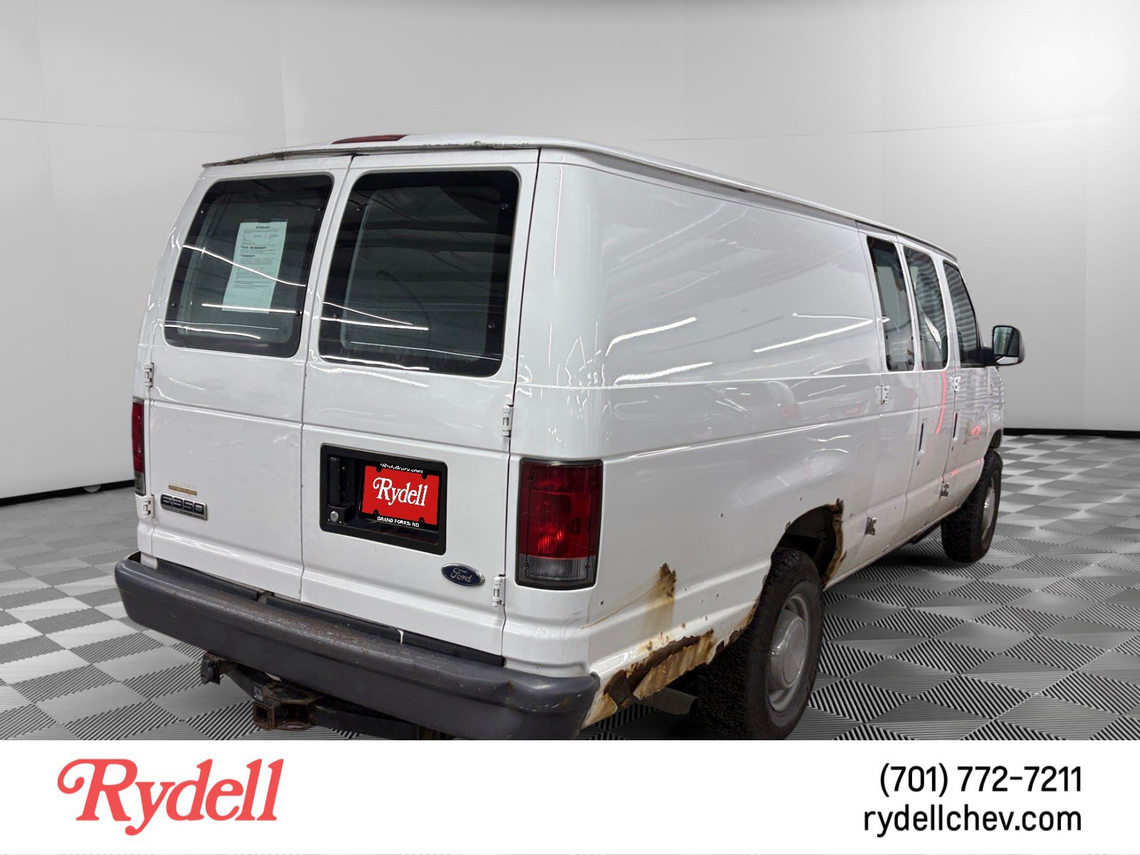 Used 2006 Ford E-350 and Econoline 350 Extended Super Duty RWD image 3