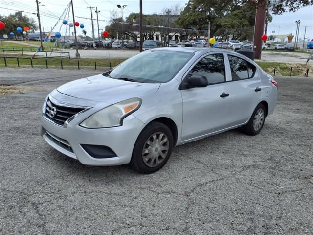 Used 2015 Nissan Versa S FWD image 5