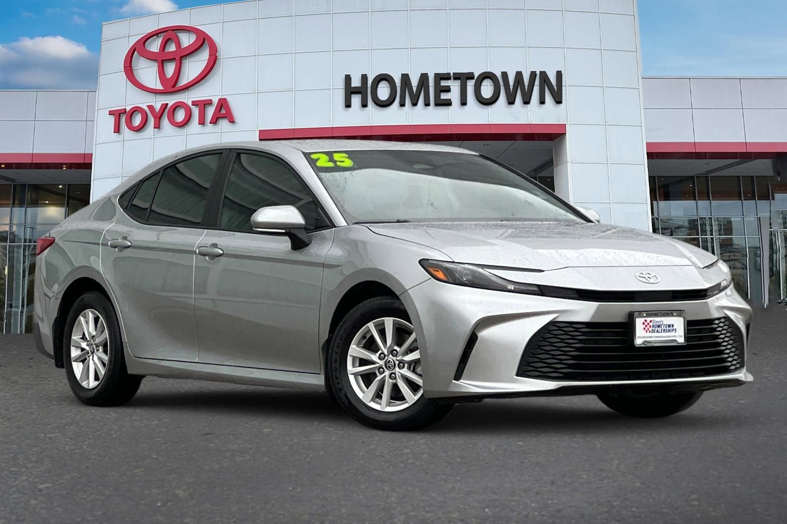 Certified 2025 Toyota Camry LE w/ Convenience Package image 2