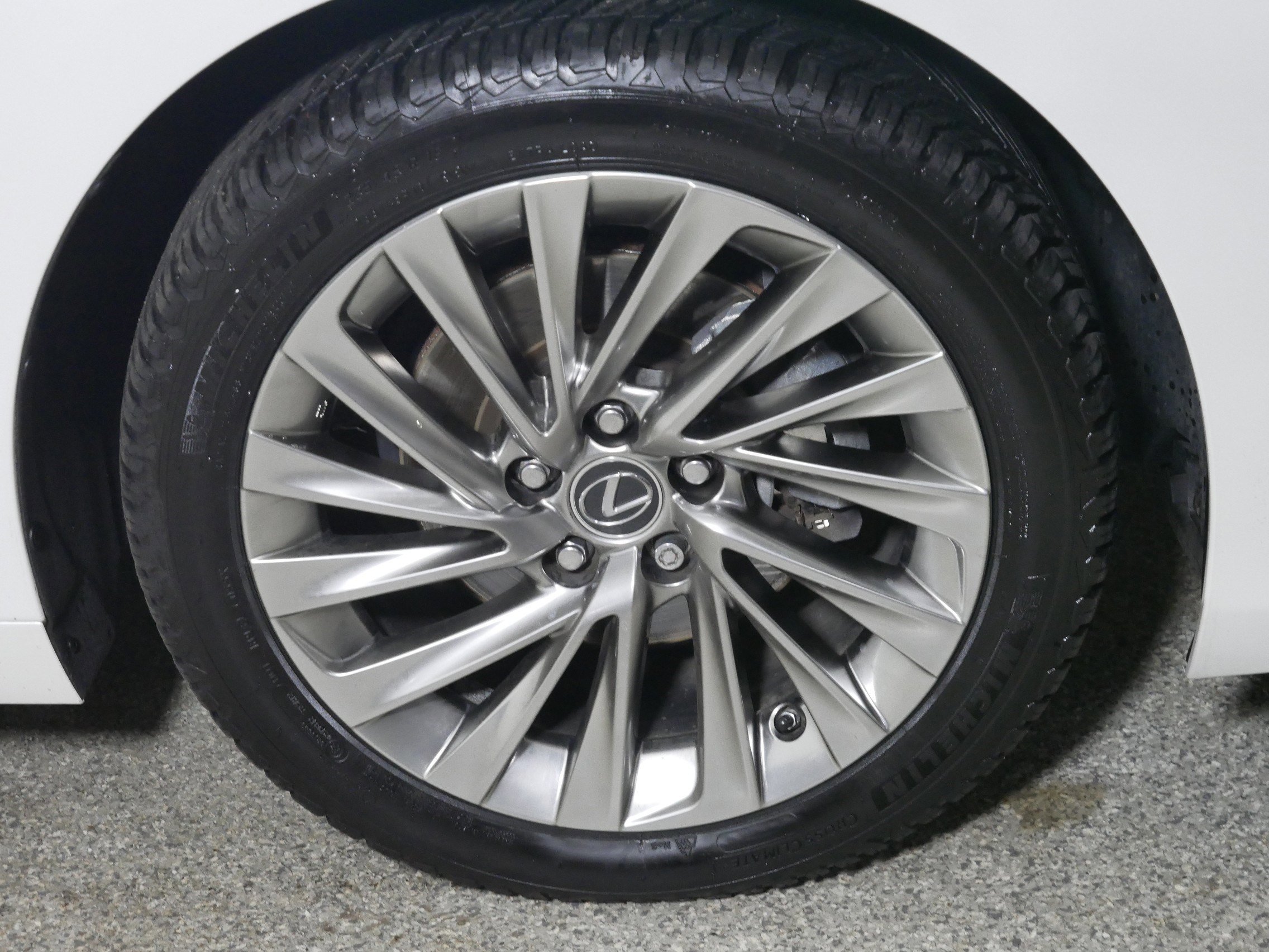 Used 2023 Lexus ES 350 Ultra Luxury w/ Accessory Package (Z1) image 15